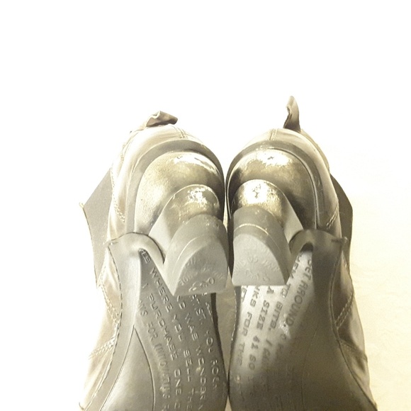 Eject - Picture 4 of 7